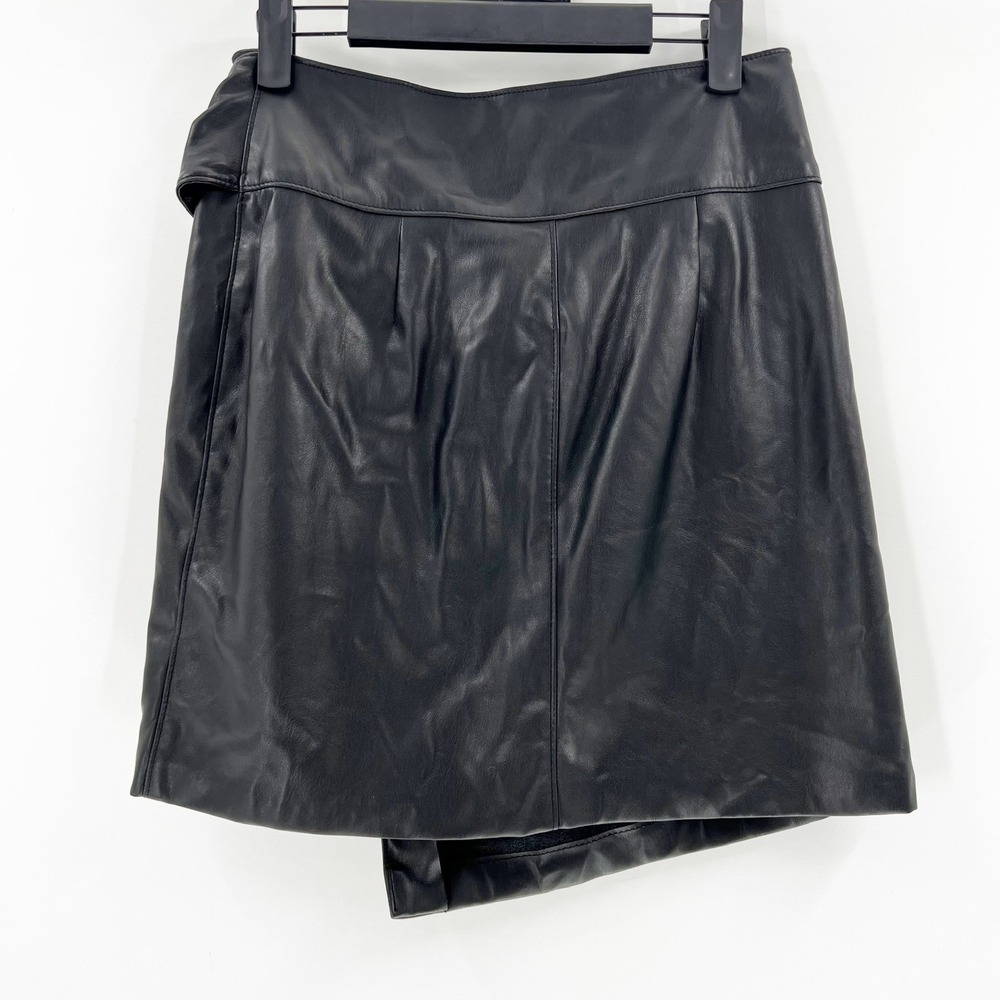 BAILEY/44 Black Faux Leather Wrap Mini‎ Skirt Party Cocktail Womens Medium - Picture 2 of 5
